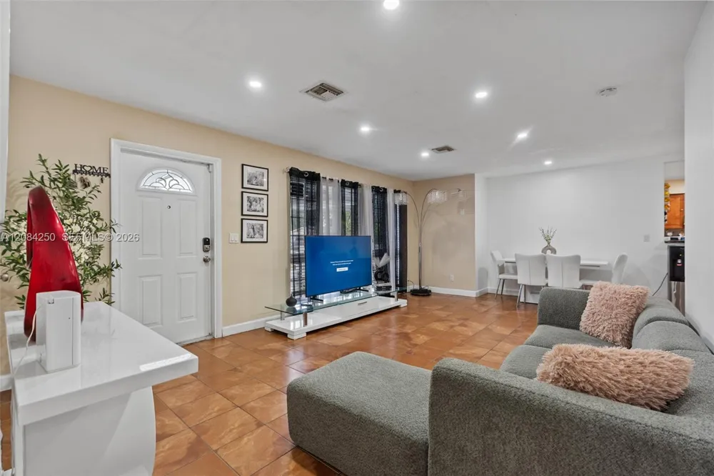 3831 NW 6th Pl Lauderhill, FL 33311
