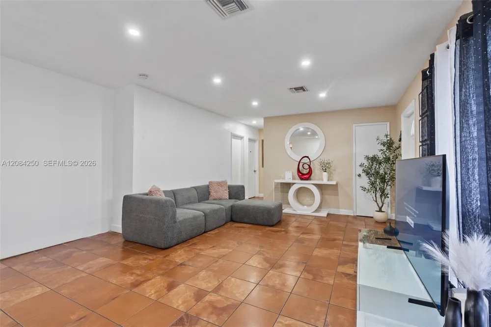 3831 NW 6th Pl Lauderhill, FL 33311
