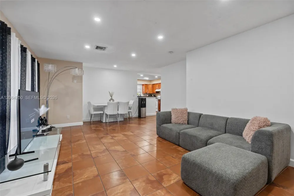 3831 NW 6th Pl Lauderhill, FL 33311