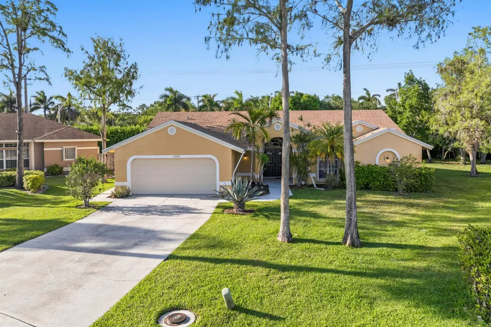 104 Oxford Court Royal Palm Beach, FL 33411
