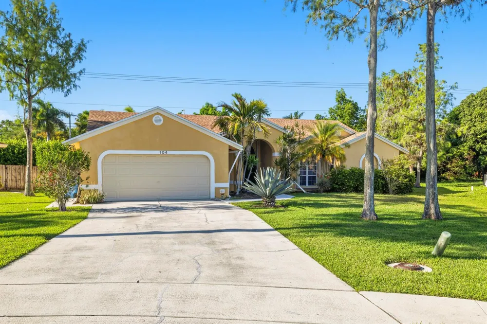 104 Oxford Court Royal Palm Beach, FL 33411