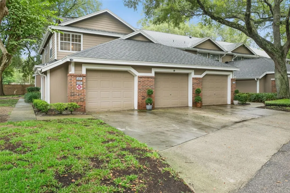 683 POST OAK CIRCLE #105 Altamonte Springs, FL 32701