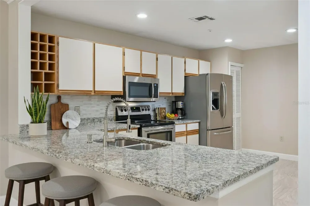 683 POST OAK CIRCLE #105 Altamonte Springs, FL 32701