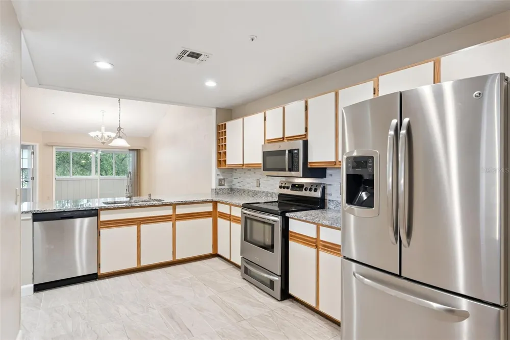 683 POST OAK CIRCLE #105 Altamonte Springs, FL 32701
