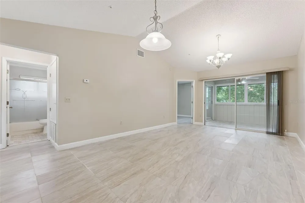 683 POST OAK CIRCLE #105 Altamonte Springs, FL 32701