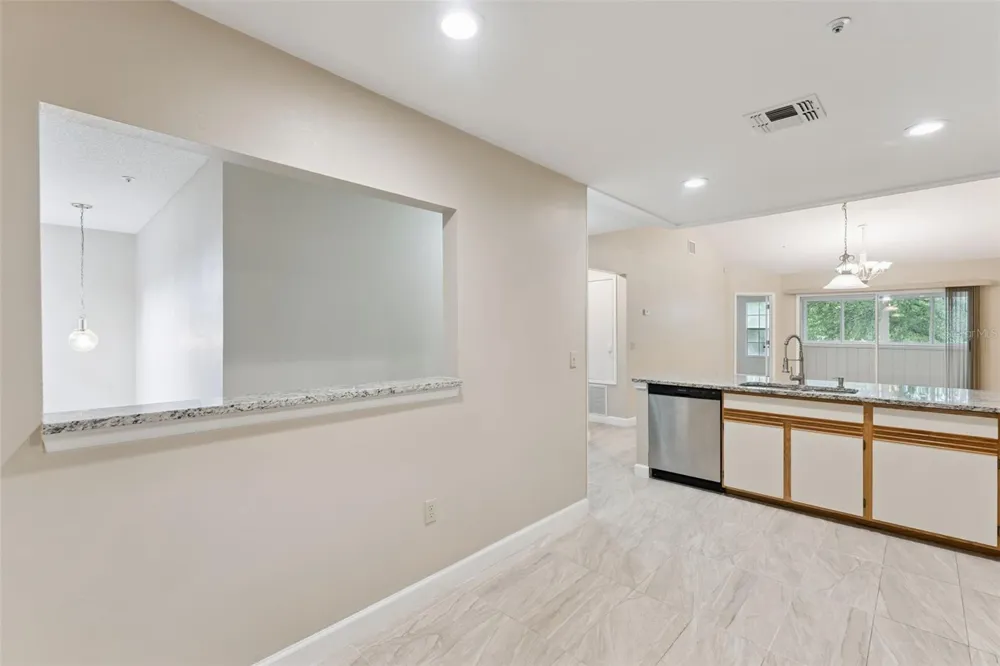 683 POST OAK CIRCLE #105 Altamonte Springs, FL 32701