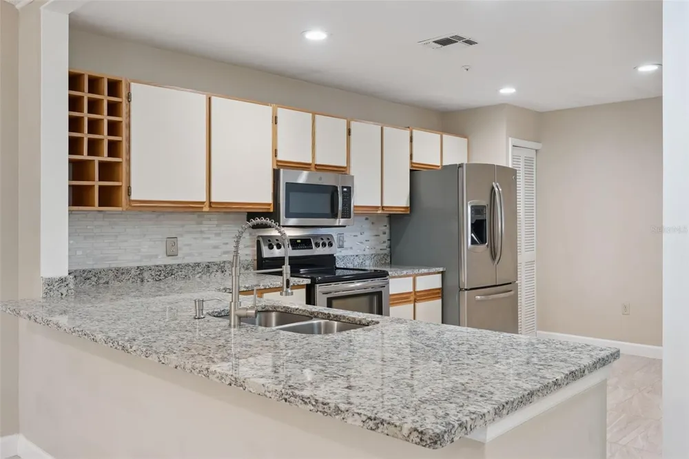 683 POST OAK CIRCLE #105 Altamonte Springs, FL 32701