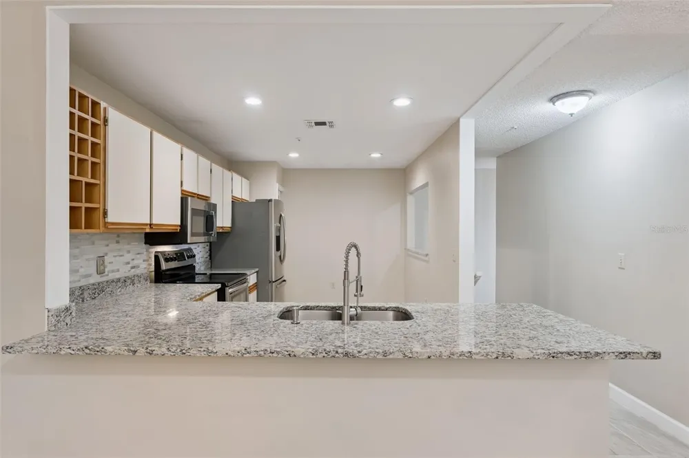 683 POST OAK CIRCLE #105 Altamonte Springs, FL 32701