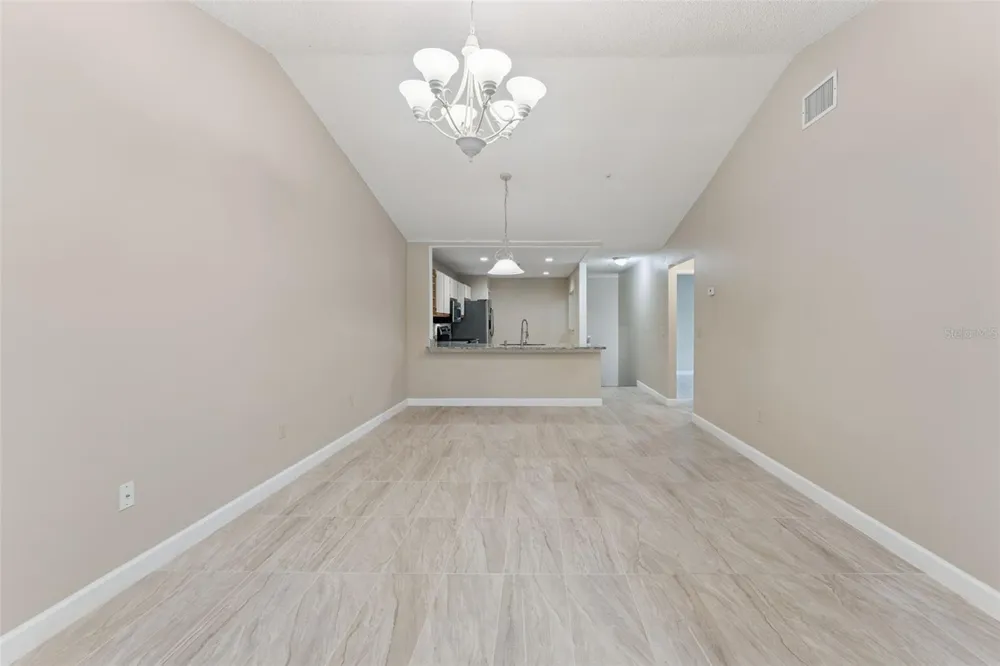 683 POST OAK CIRCLE #105 Altamonte Springs, FL 32701