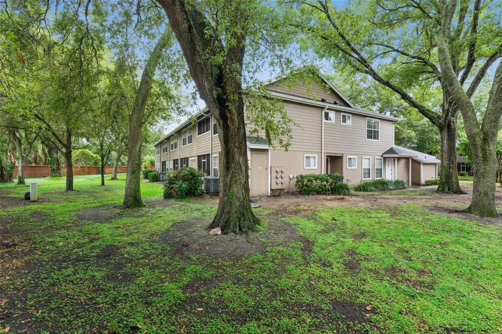 683 POST OAK CIRCLE #105 Altamonte Springs, FL 32701