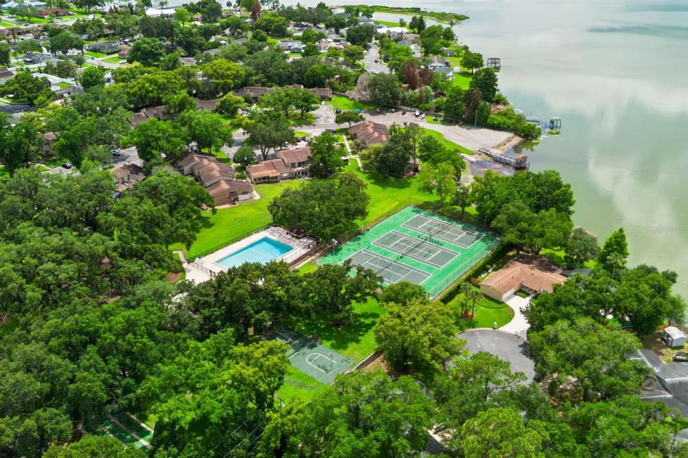 683 POST OAK CIRCLE #105 Altamonte Springs, FL 32701
