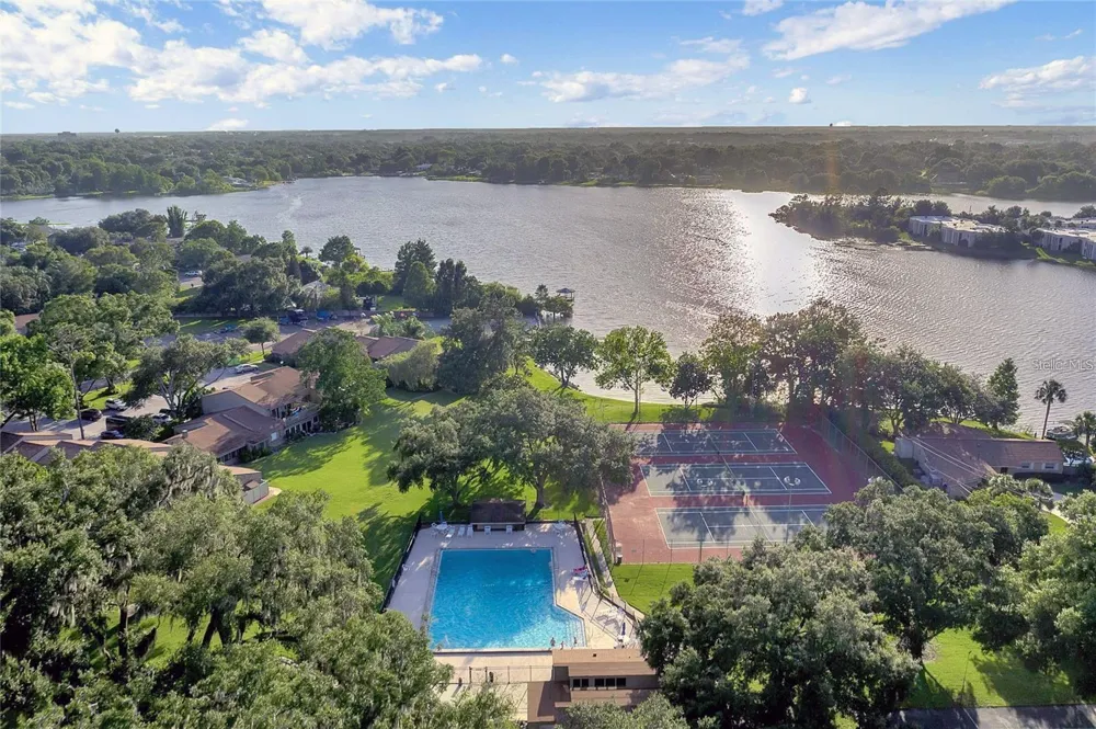 683 POST OAK CIRCLE #105 Altamonte Springs, FL 32701