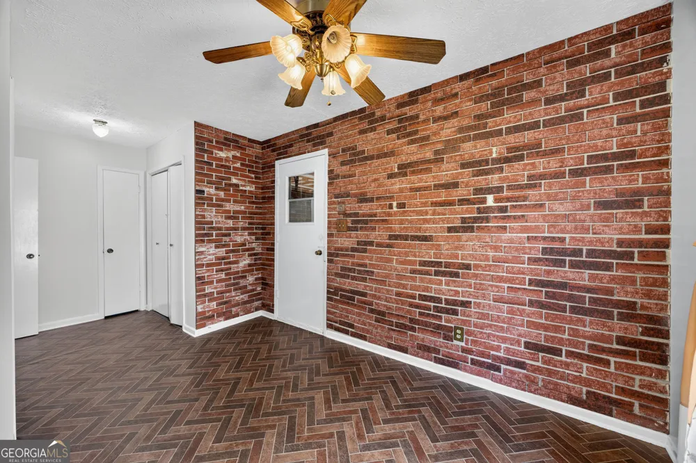 5805 Vernier DR SW Atlanta, GA 30349