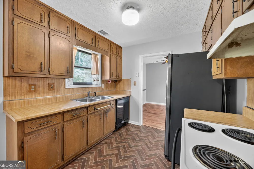 5805 Vernier DR SW Atlanta, GA 30349