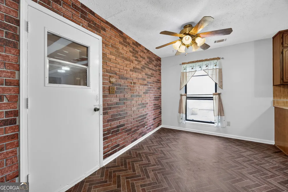 5805 Vernier DR SW Atlanta, GA 30349