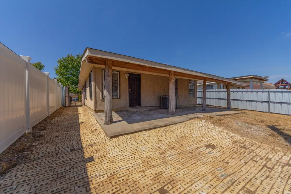 2428 Summit Lane Dallas, TX 75227