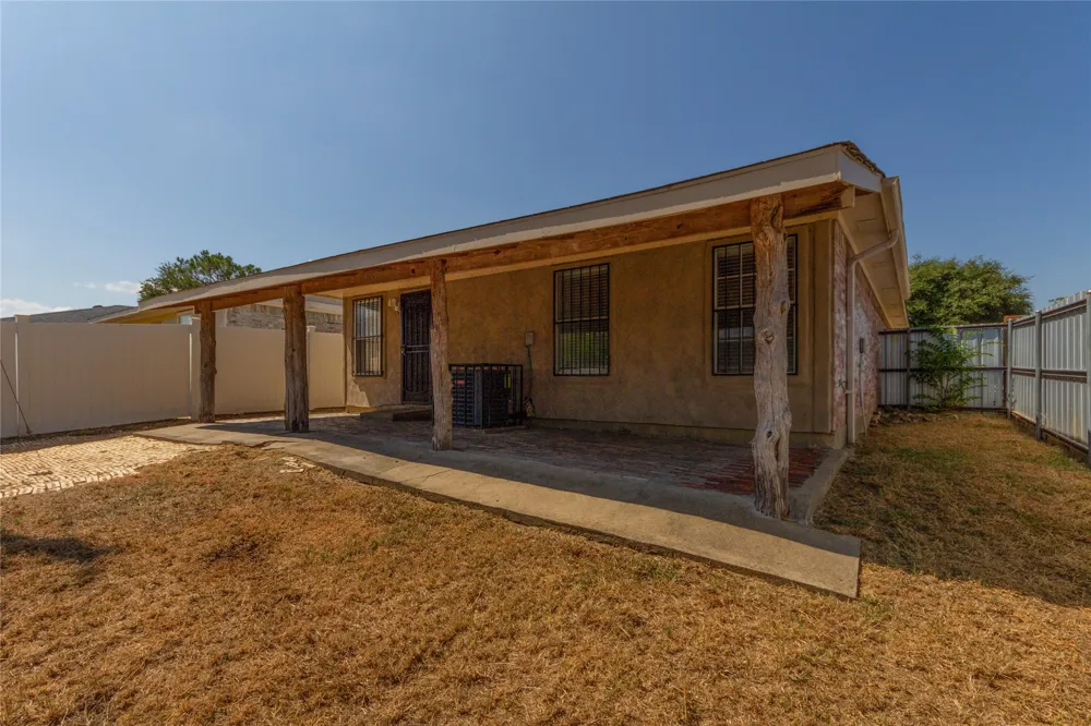 2428 Summit Lane Dallas, TX 75227