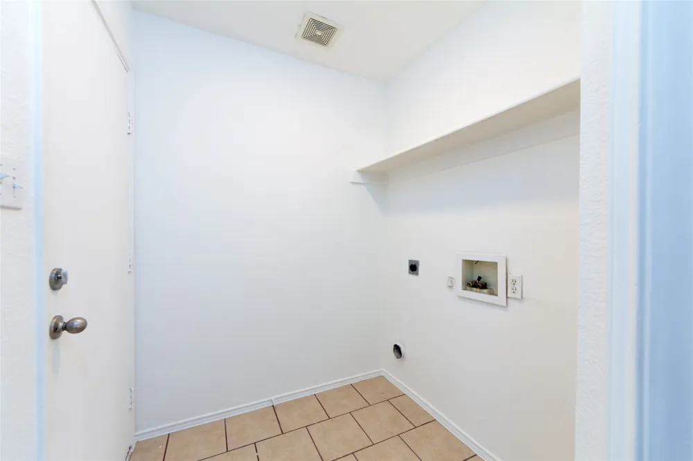 2428 Summit Lane Dallas, TX 75227