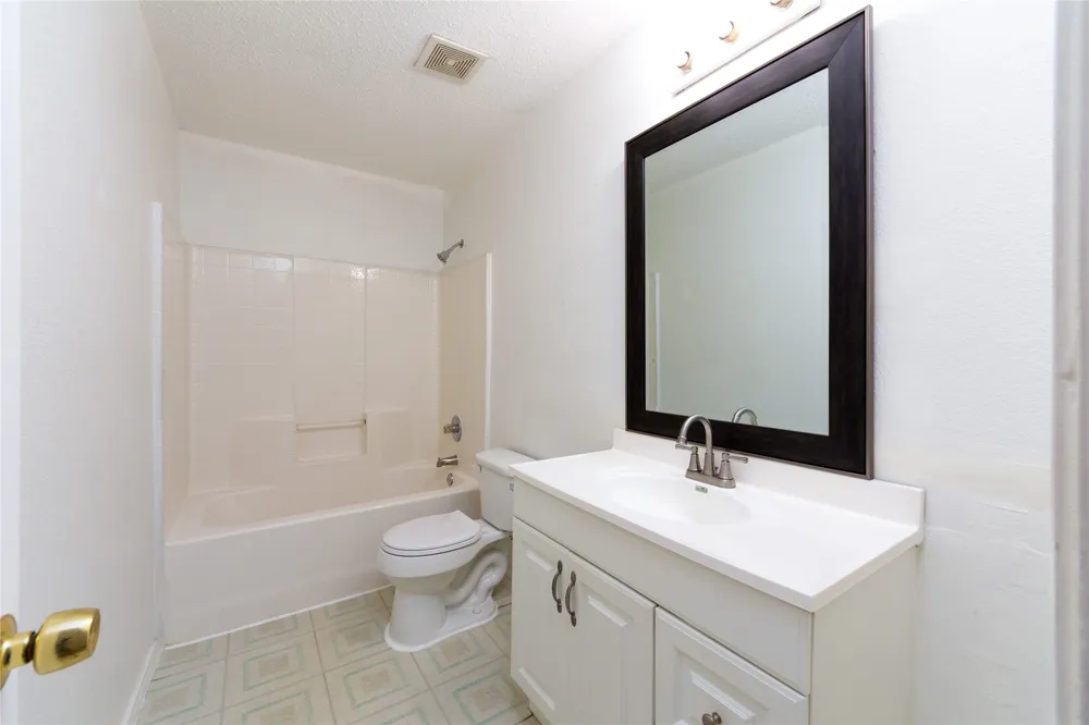 2428 Summit Lane Dallas, TX 75227