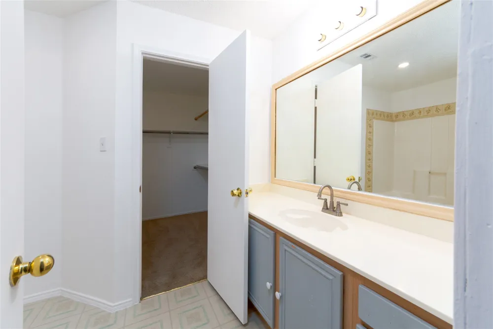 2428 Summit Lane Dallas, TX 75227