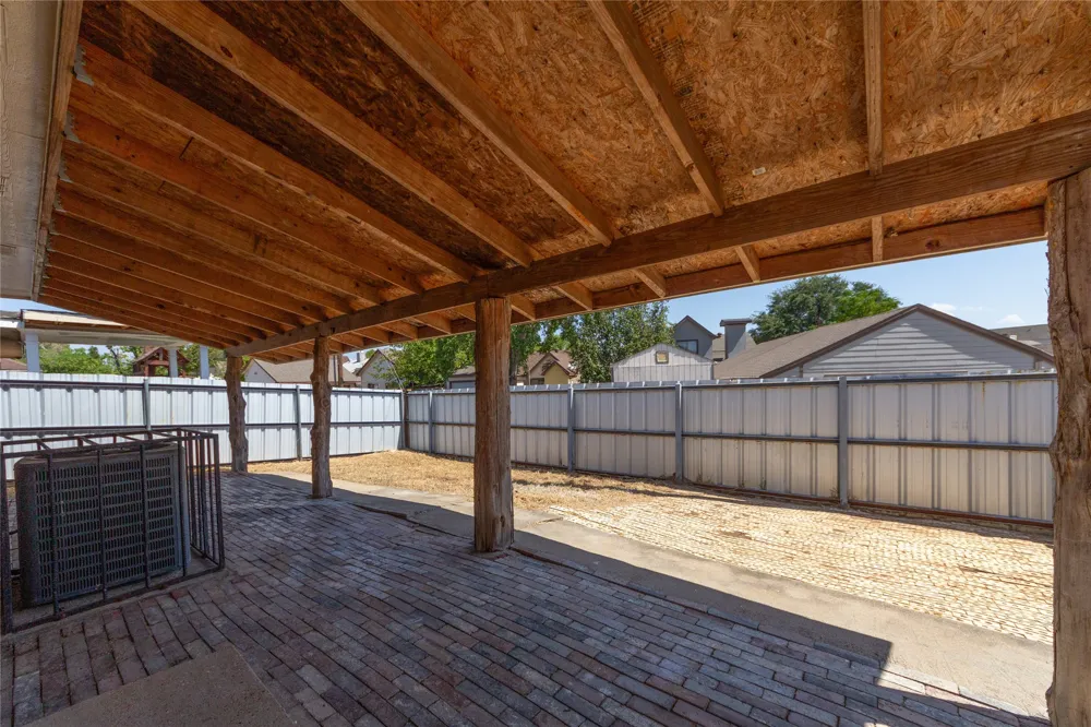 2428 Summit Lane Dallas, TX 75227