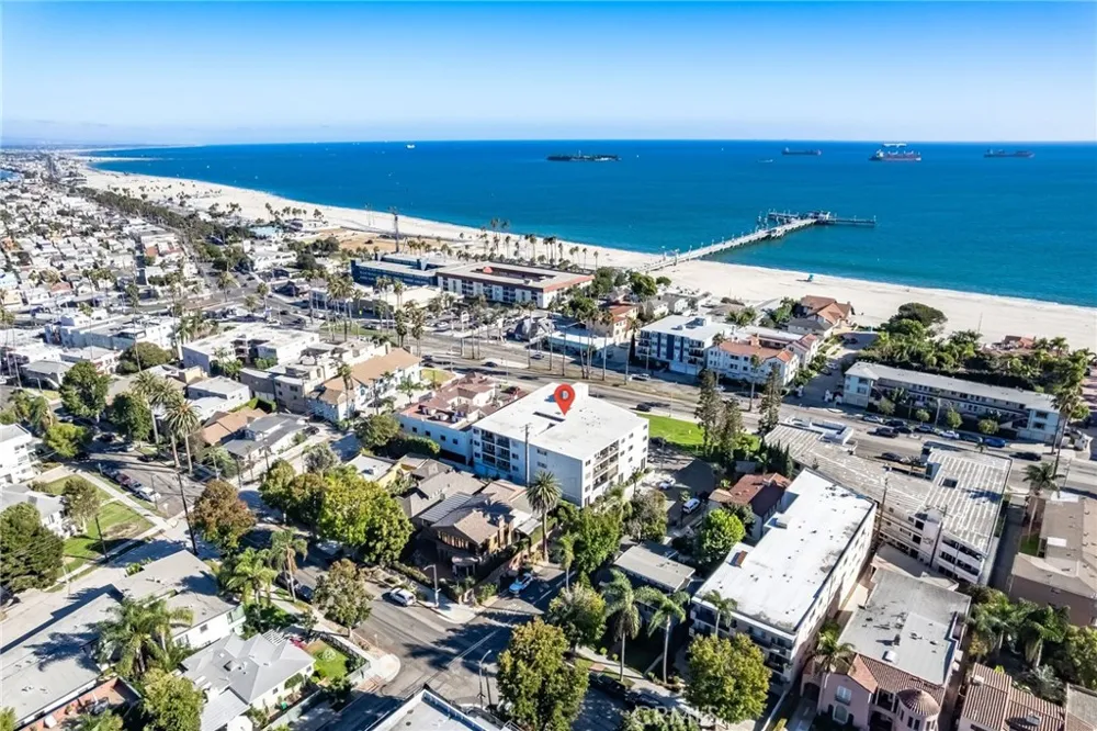 3707 E Livingston #306 Long Beach, CA 90803