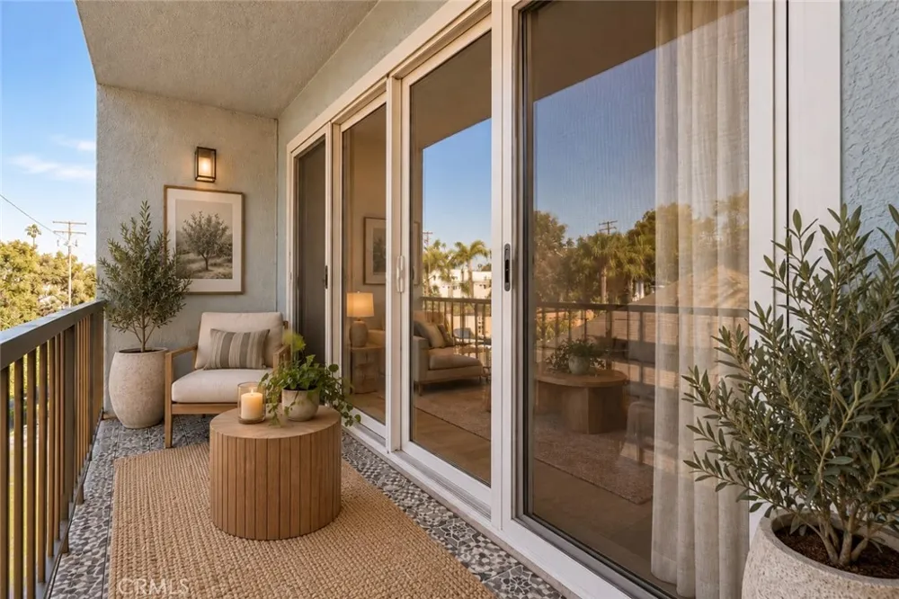 3707 E Livingston #306 Long Beach, CA 90803