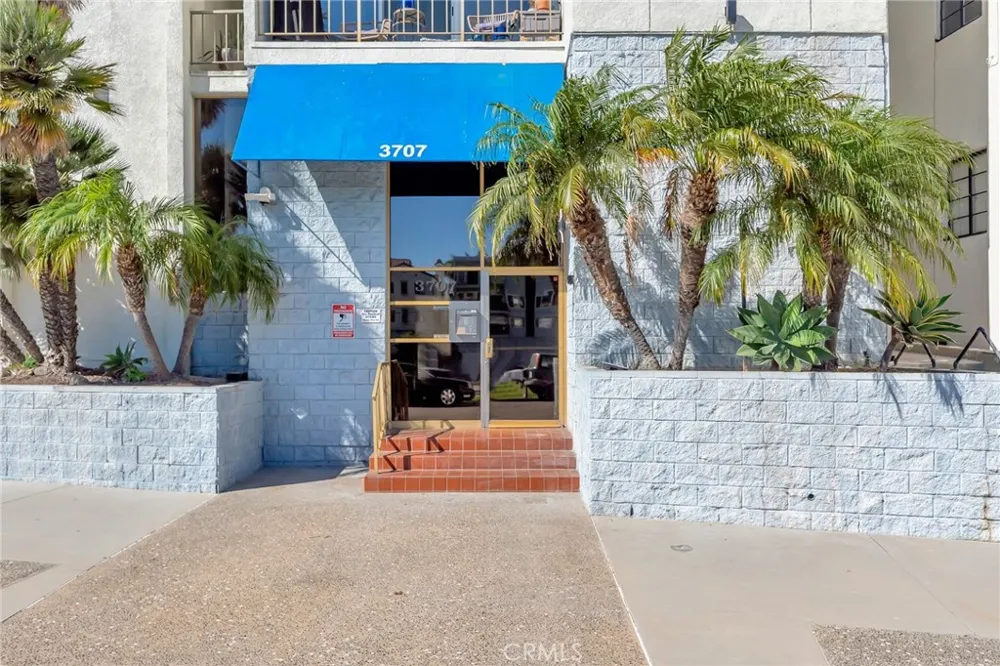 3707 E Livingston #306 Long Beach, CA 90803