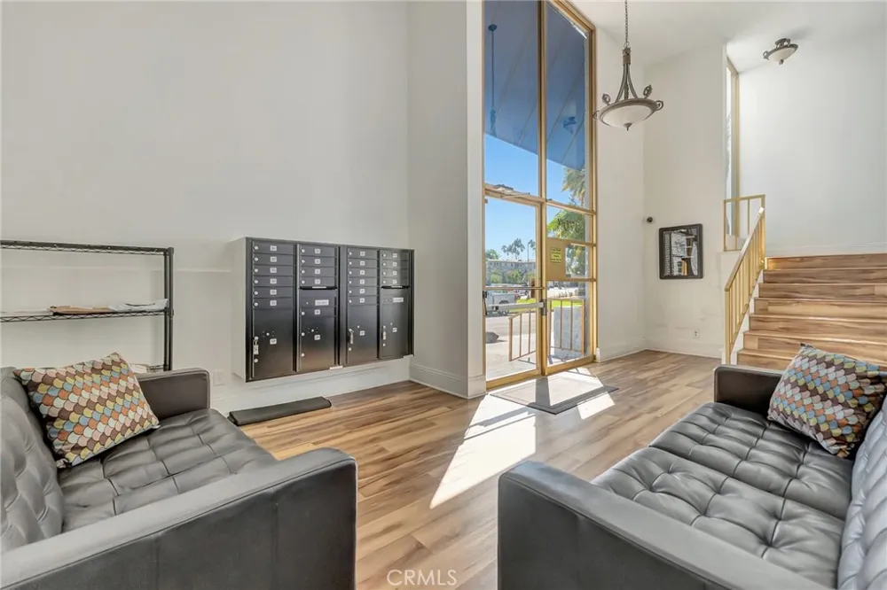 3707 E Livingston #306 Long Beach, CA 90803