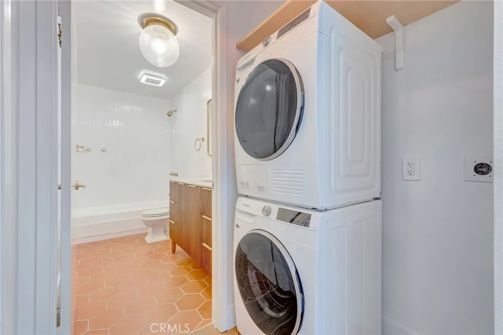3707 E Livingston #306 Long Beach, CA 90803