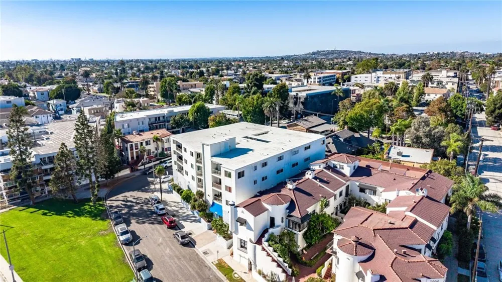 3707 E Livingston #306 Long Beach, CA 90803