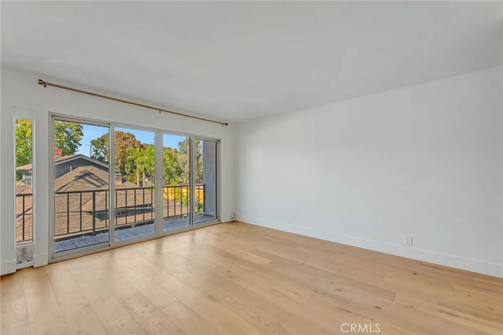 3707 E Livingston #306 Long Beach, CA 90803