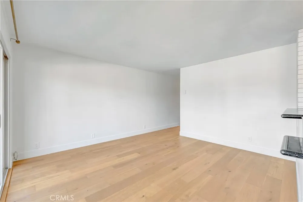 3707 E Livingston #306 Long Beach, CA 90803