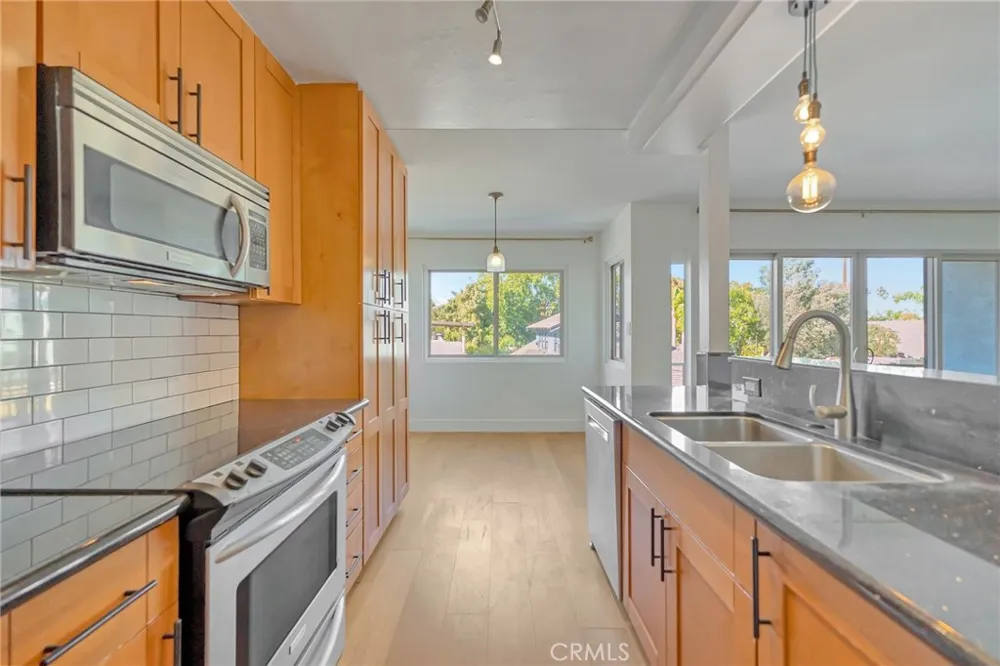 3707 E Livingston #306 Long Beach, CA 90803