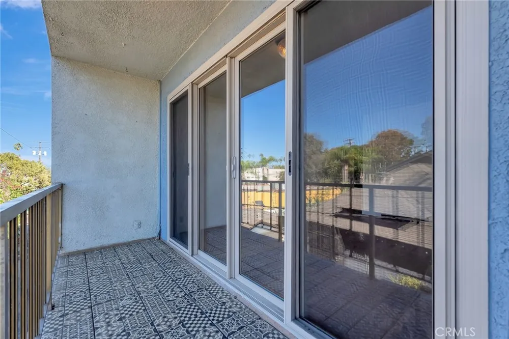 3707 E Livingston #306 Long Beach, CA 90803