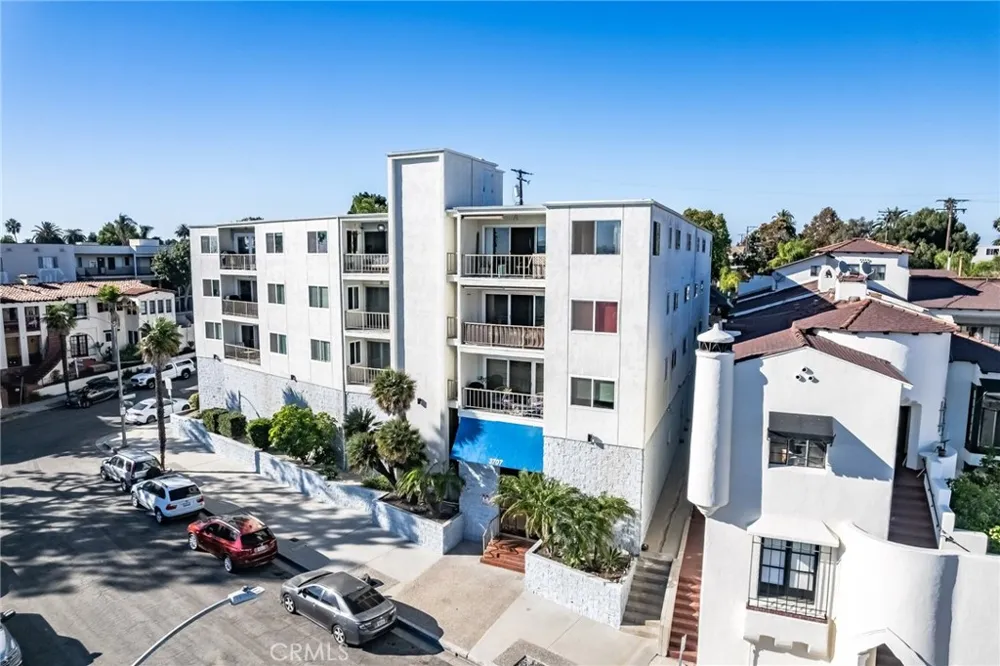 3707 E Livingston #306 Long Beach, CA 90803
