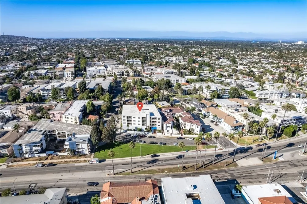 3707 E Livingston #306 Long Beach, CA 90803