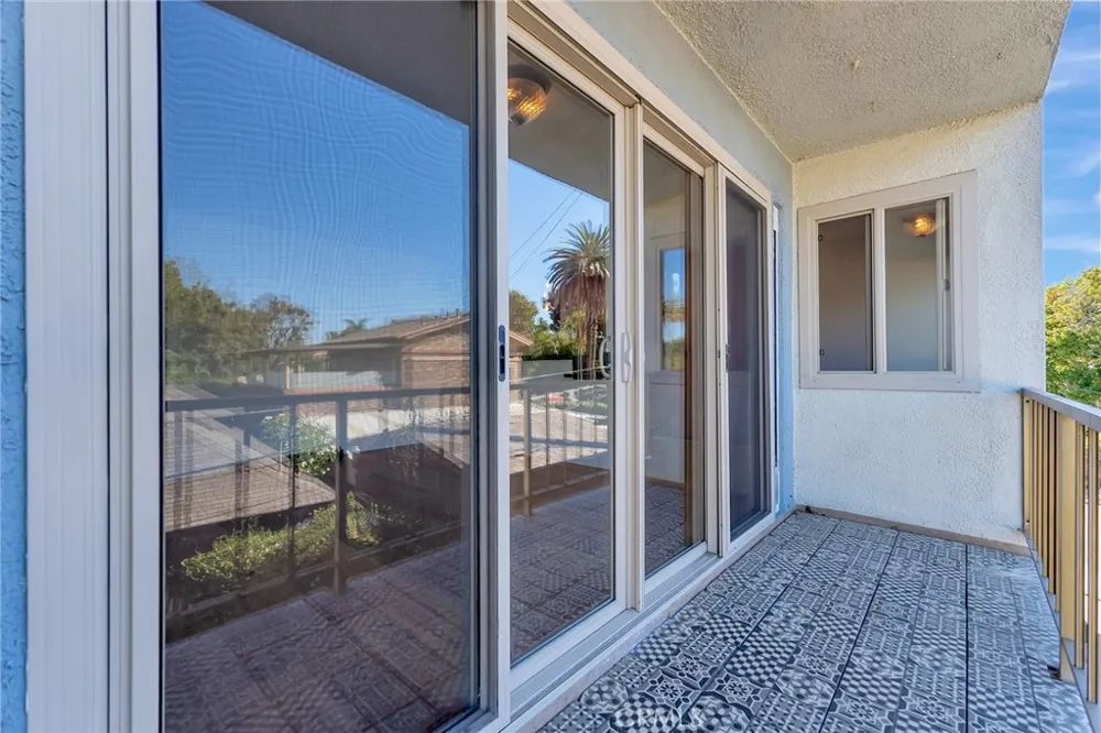 3707 E Livingston #306 Long Beach, CA 90803