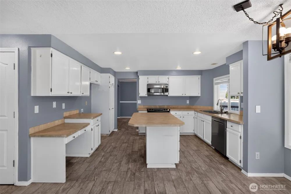 2019 SE 160th Place Vancouver, WA 98683