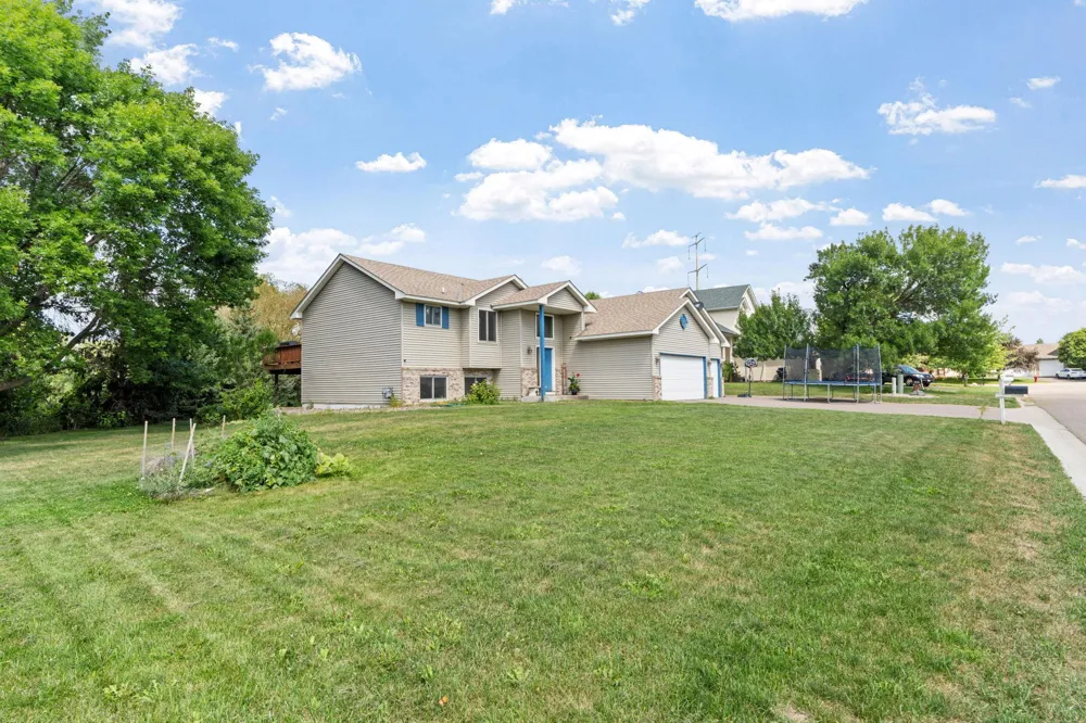 18566 96th Place Maple Grove, MN 55311