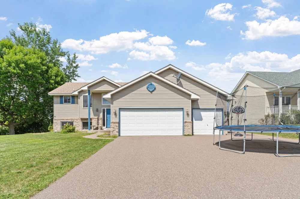 18566 96th Place Maple Grove, MN 55311