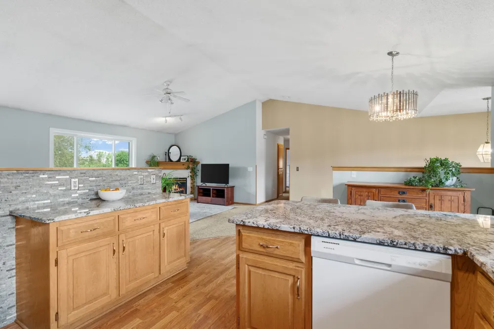 18566 96th Place Maple Grove, MN 55311