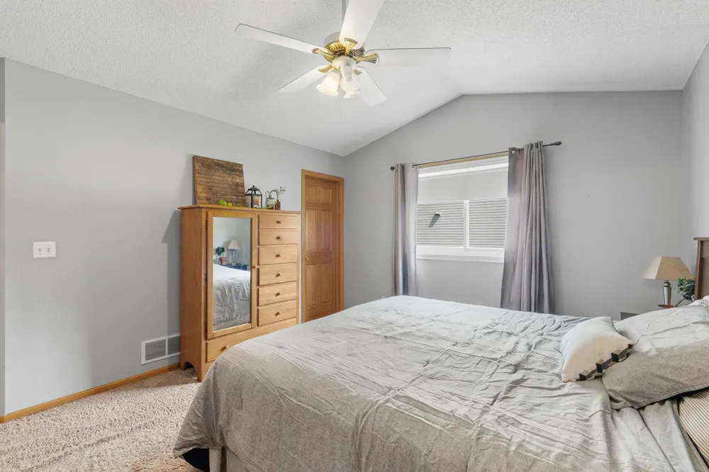 18566 96th Place Maple Grove, MN 55311