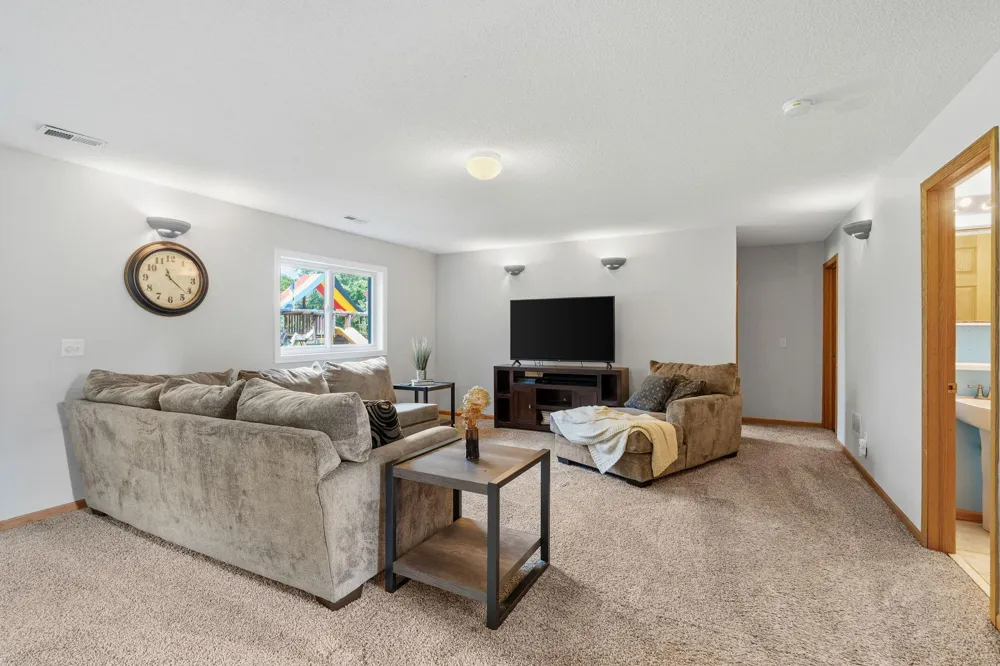 18566 96th Place Maple Grove, MN 55311