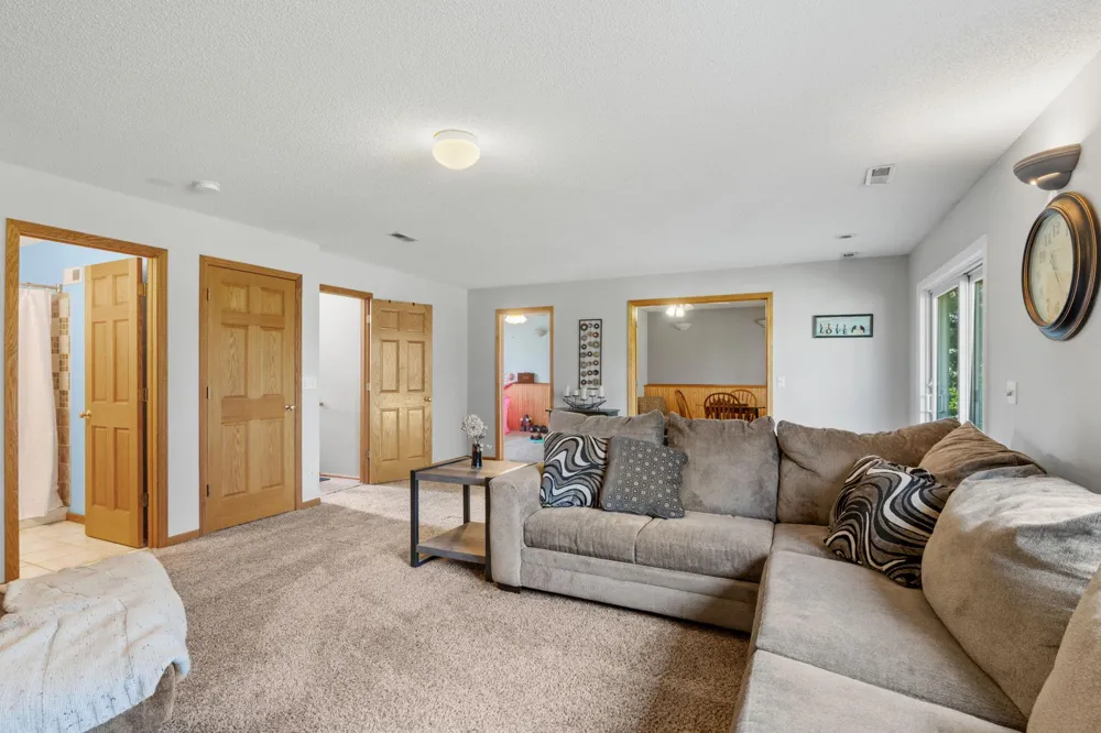 18566 96th Place Maple Grove, MN 55311