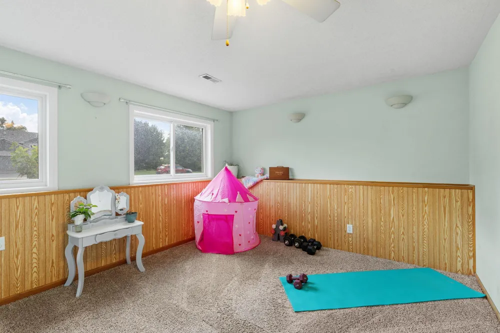 18566 96th Place Maple Grove, MN 55311