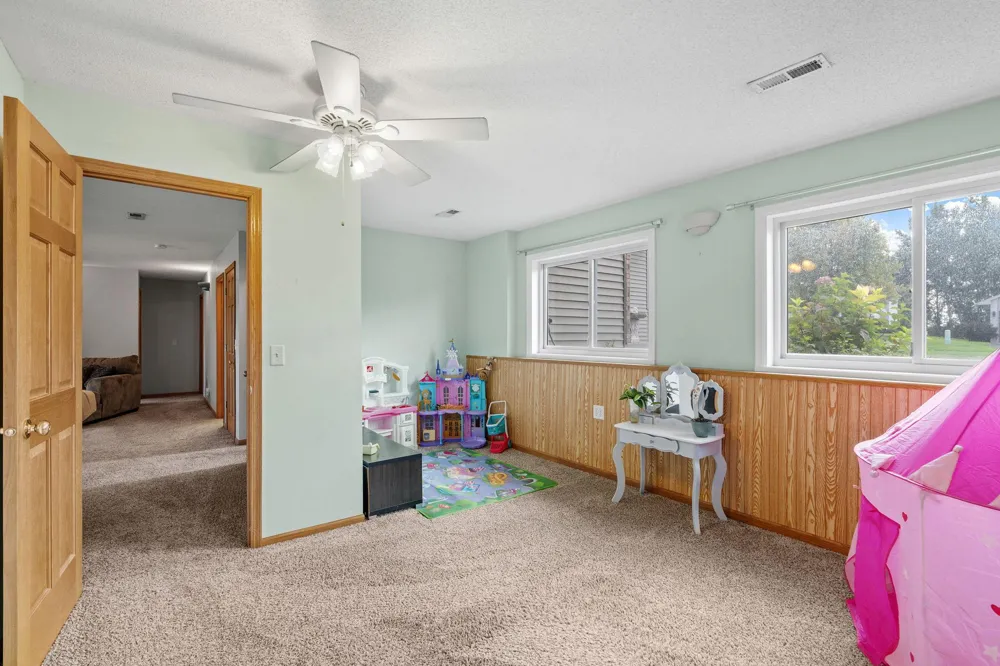 18566 96th Place Maple Grove, MN 55311