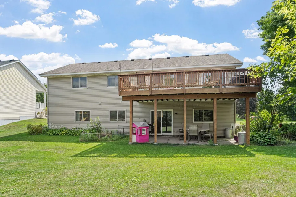 18566 96th Place Maple Grove, MN 55311