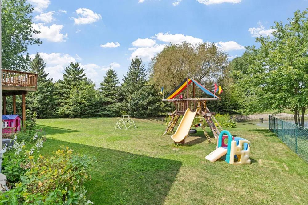 18566 96th Place Maple Grove, MN 55311