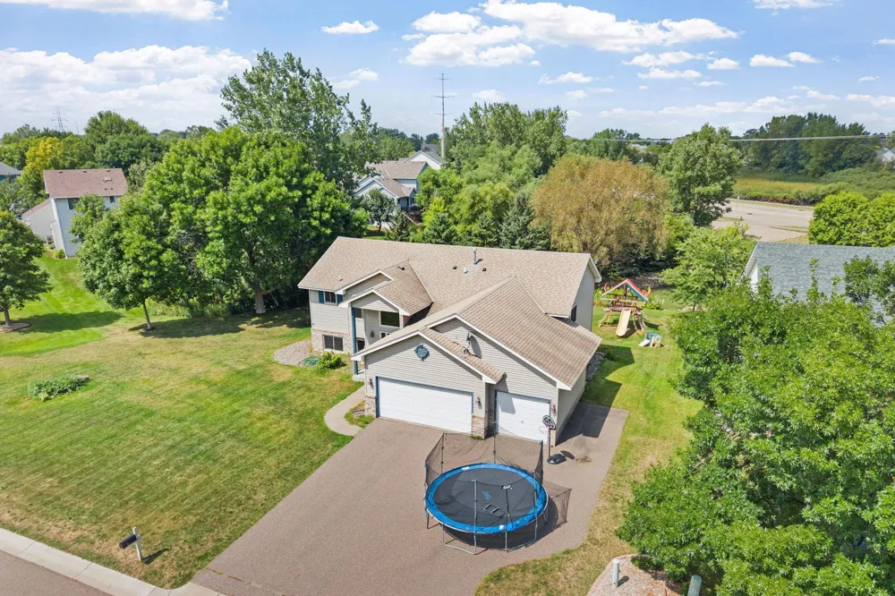 18566 96th Place Maple Grove, MN 55311